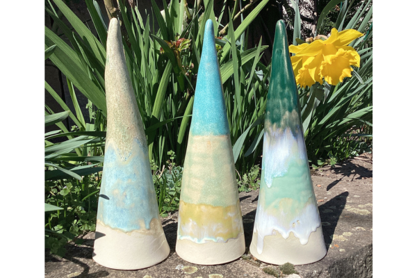 Insektenhotels als Gartenstecker