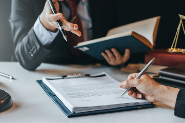 Verwaltung und Rechtliches im Kleinunternehmen